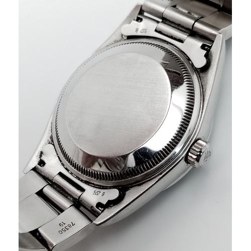 17 - A Rolex Oyster Perpetual Date Automatic Gents Watch. Model 15200. Stainless steel bracelet and case ... 