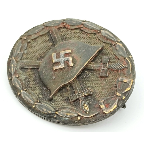 254 - Boxed WW2 German Black (iron) 3rd Class Wound Badge By Ldo. Marked L/14 For the maker: L. Chr. Lauer... 