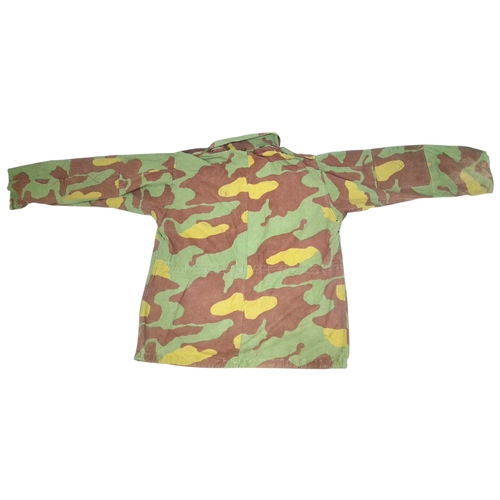 326 - Circa 1960s Italian M29 Paratroopers Smock. Size 2XL 53” Chest. With the classic padded elbows. Supe... 