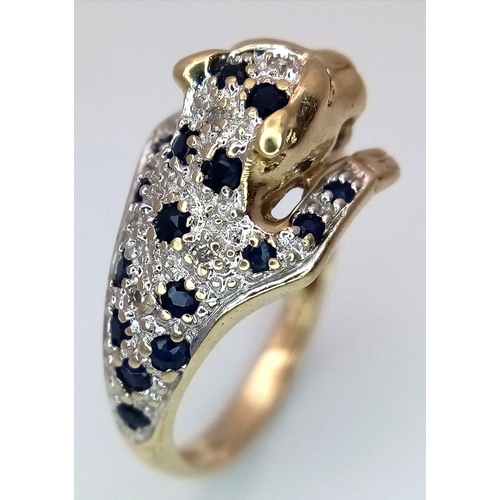 337 - A 9K YELLOW GOLD DIAMOND AND SAPPHIRE SET PANTHER RING. 2.7G TOTAL WEIGHT, SIZE N. Ref: SC 2031