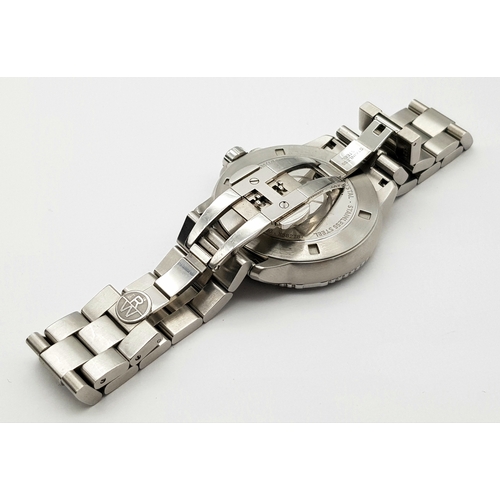 45 - A Raymond Weil GMT Quartz Gents Watch. Model 8280. Stainless steel bracelet and case - 42mm. Black d... 