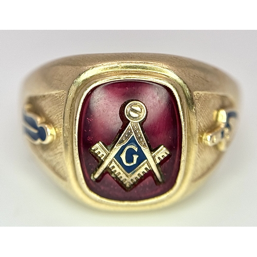 46 - A 10K YELLOW GOLD MASONIC RING. 6.5G TOTAL WEIGHT, SIZE V. Ref: SC 2005
