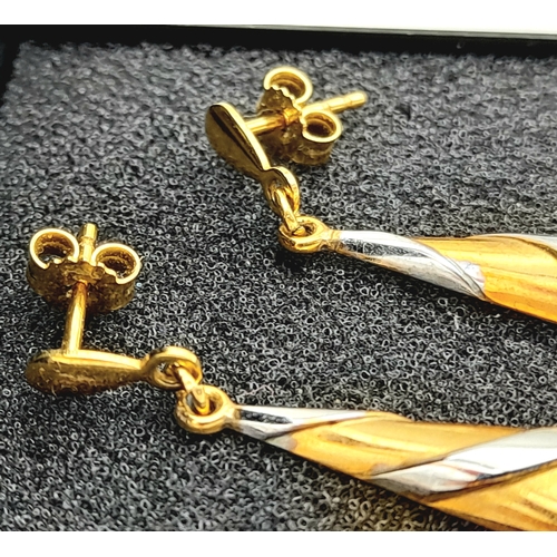 14 - Impressive pair of 9 CARAT WHITE and YELLOW GOLD EARRINGS in Drop Style. Complete with GOLD BACKS. 1... 