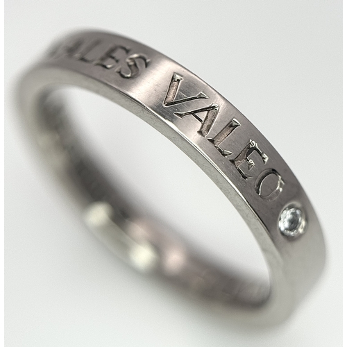 18 - AN 18K WHITE GOLD DIAMOND SET RING 