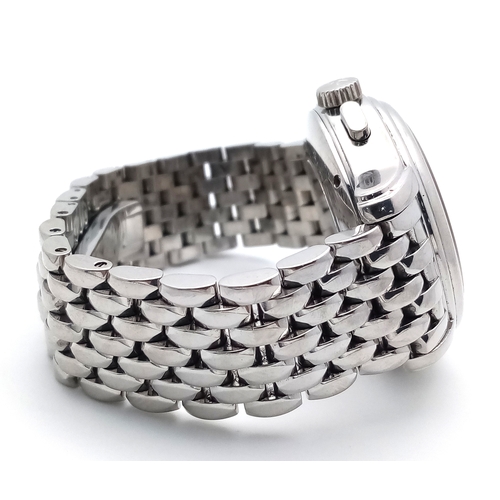 190 - A Sophisticated and Fun Zenith El Primero Chronomaster Automatic Ladies Watch. Stainless steel brace... 