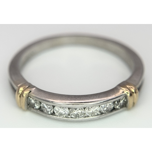 194 - AN 18K BI-COLOURED GOLD DIAMOND SET BAND RING. 0.25CTW, 3G TOTAL WEIGHT. SIZE K. Ref: SC 2089