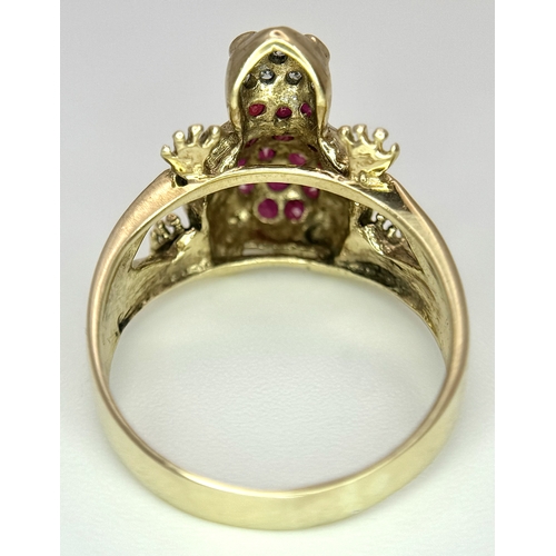200 - A 9K YELLOW GOLD DIAMOND AND RUBY SET FROG RING. 3.6G TOTAL WEIGHT, SIZE N. Ref: SC 2048