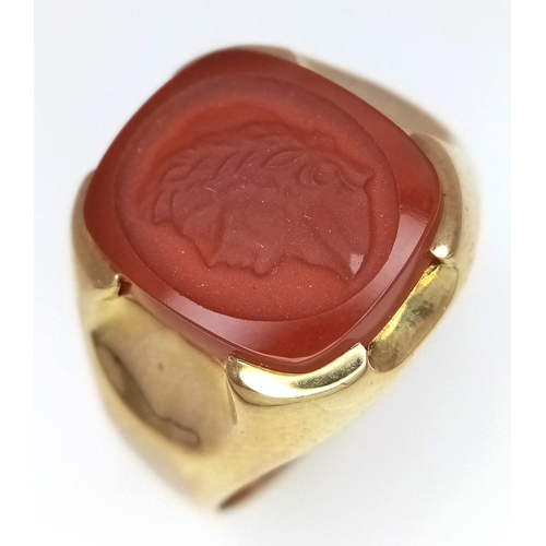 244 - A Vintage 9K Yellow Gold, Carnelian, Intaglio, Gents Signet Ring. Size U. 5.48g.