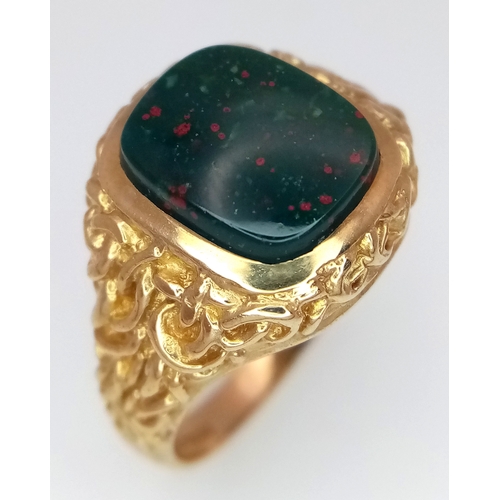 263 - A Vintage 9K Yellow Gold, Bloodstone, Gents Signet Ring. Size U. 6.2g.