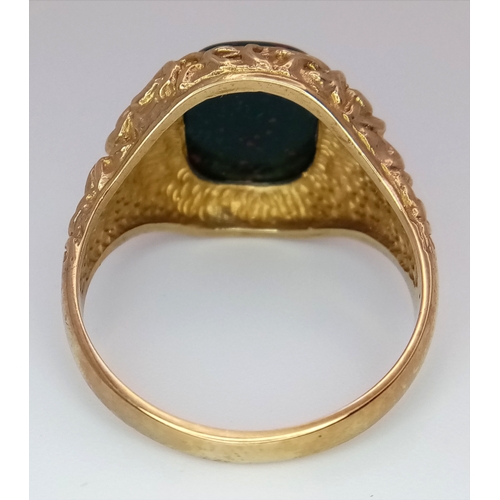 263 - A Vintage 9K Yellow Gold, Bloodstone, Gents Signet Ring. Size U. 6.2g.