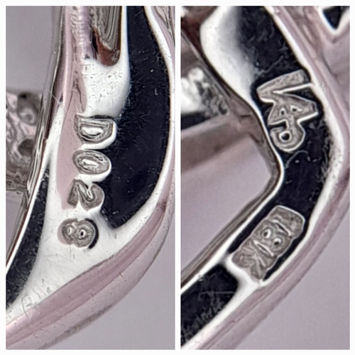 36 - AN 18K WHITE GOLD DIAMOND SET SWIRL DESIGN PENDANT. 0.28CTW, 2.8G TOTAL WEIGHT, 17mm x 18mm. Ref: SC... 