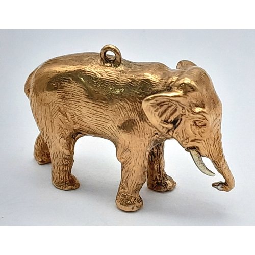 146 - A Beautiful 9K Yellow Gold Elephant Pendant/Charm. 3cm. 12.1g.