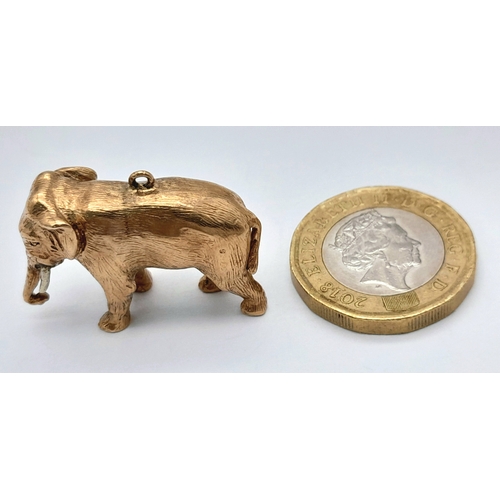 146 - A Beautiful 9K Yellow Gold Elephant Pendant/Charm. 3cm. 12.1g.
