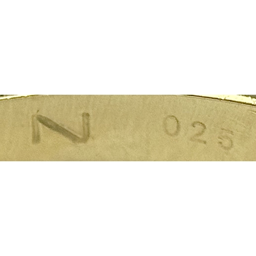 145 - AN 18K YELLOW GOLD DIAMOND RING. 0.25CT. 4.1G. SIZE O. A/S 1270.