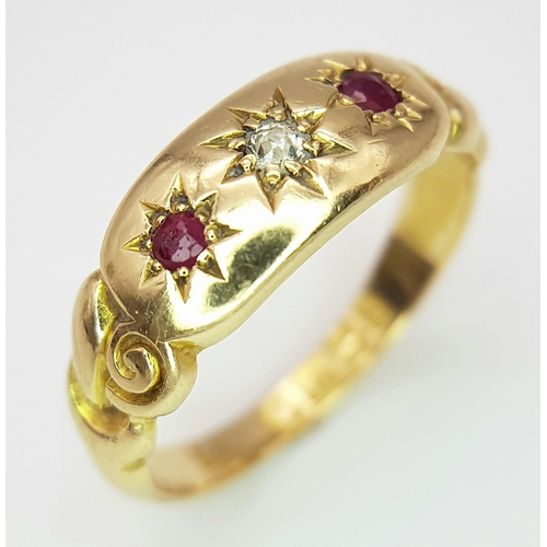171 - AN 18K YELLOW GOLD ANTIQUE DIAMOND & RUBY RING 4.1G TOTAL WEIGHT, SIZE L HALLMARKED BIRMINGHAM 1900.... 