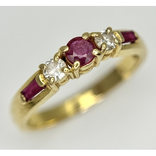 110 - AN 18K YELLOW GOLD DIAMOND AND RUBY SET RING. 2.3G. SIZE I. SC-4101.