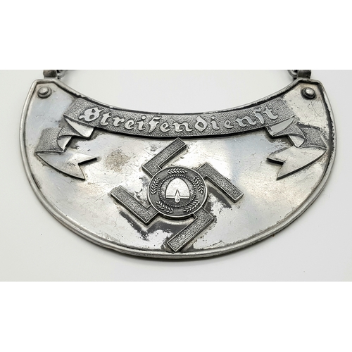 76 - 3rd Reich 1936 Model RAD 'Streifendienst' (Patrol Service) Gorget. Worn by Patrol leaders of the  St... 