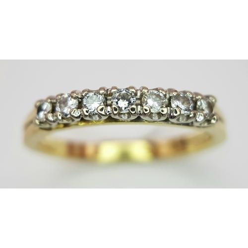 89 - AN 18K YELLOW GOLD DIAMOND 7 STONE RING. 0.25CT. 3G. SIZE M. SC-4087.