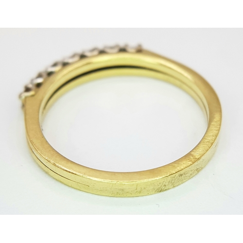 89 - AN 18K YELLOW GOLD DIAMOND 7 STONE RING. 0.25CT. 3G. SIZE M. SC-4087.