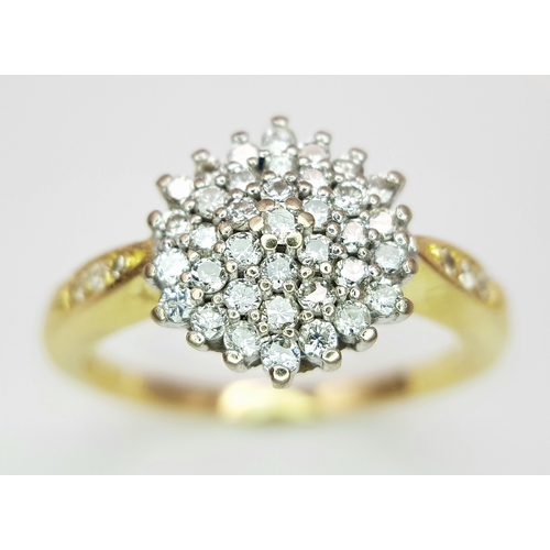 96 - AN 18K YELLOW GOLD DIAMOND CLUSTER RING. 0.50CTW. 4.5G. SIZE P. SC-4090.
