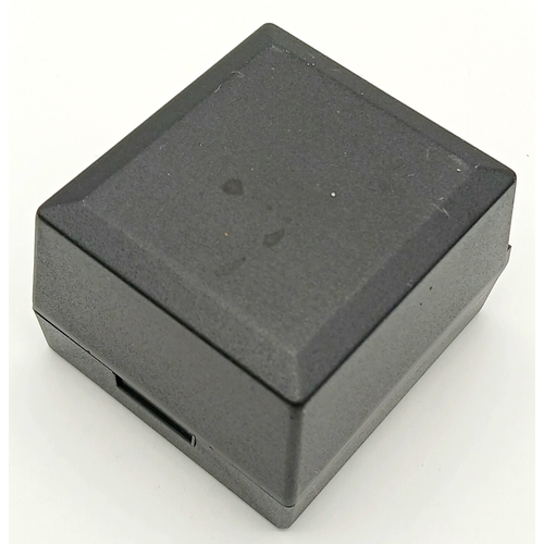 105 - Beautiful 9 CARAT GOLD FINE FIGARO CHAIN LINK NECKLACE. 1.55 grams. 50 cm.