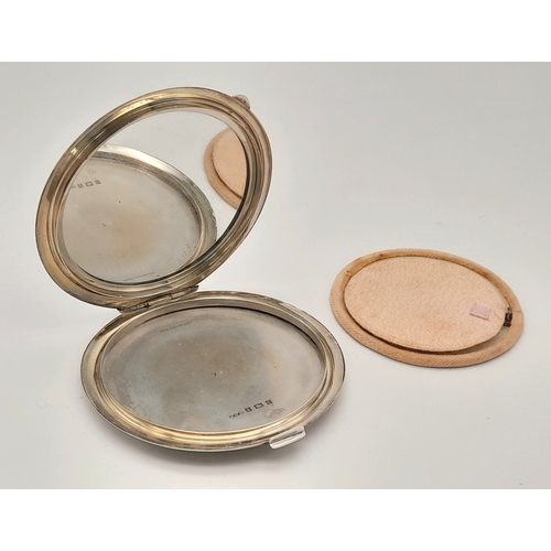 85 - A Beautiful Vintage Sterling Silver and Blue Enamel Compact. Gilded fleur-de-lis decoration. Birming... 