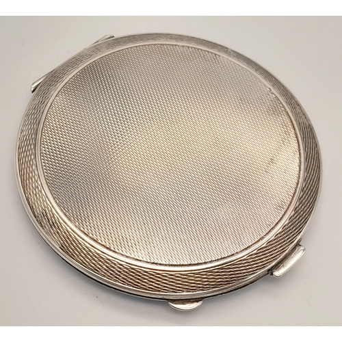 85 - A Beautiful Vintage Sterling Silver and Blue Enamel Compact. Gilded fleur-de-lis decoration. Birming... 