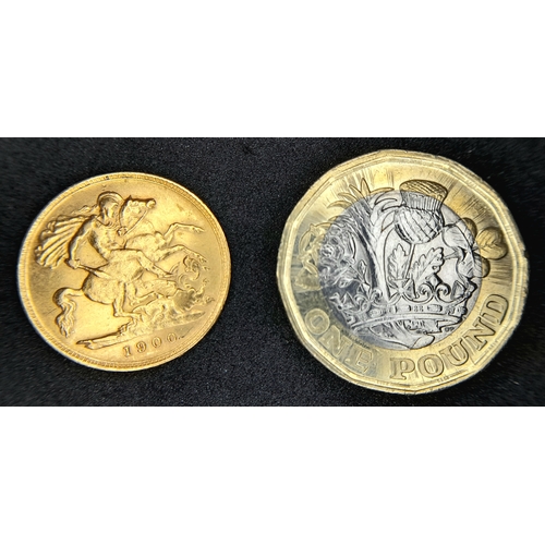 157 - A 1900 QUEEN VICTORIA OLD HEAD LONDON MINT HALF SOVEREIGN COIN. 22K GOLD. C-5009.