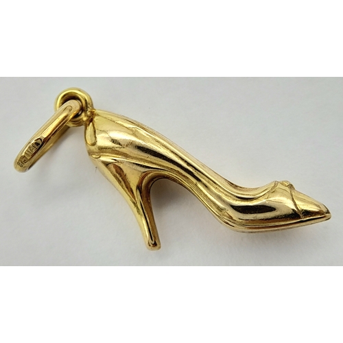 128 - An Italian 9K Yellow Gold Stiletto Shoe Pendant/Charm. 2cm. 0.85g