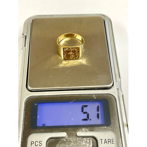 177 - An 18K Gold Crest Signet Ring. Size L, 5.1g weight. Comes with box. Ref: LU7