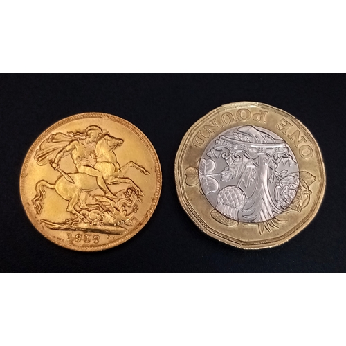 138 - A 1913 KING GEORGE V FULL SOVEREIGN COIN. 22K GOLD. REF: C 6008