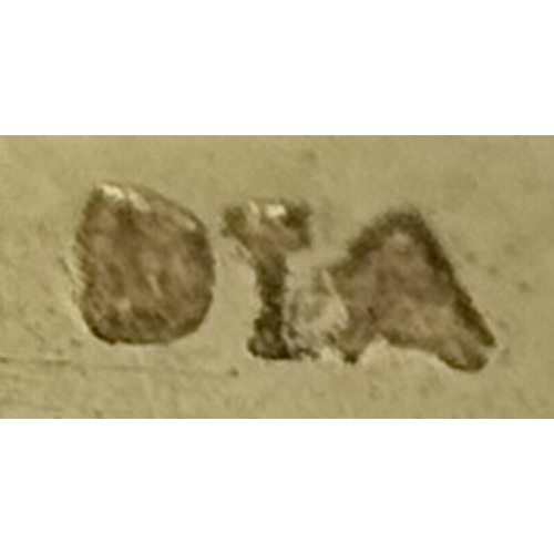 166 - A 9K YELLOW GOLD DIAMOND SET GENTS RING - ROLEX STYLE SIDES. 7.7G TOTAL WEIGHT, SIZE S. REF: SC 6016