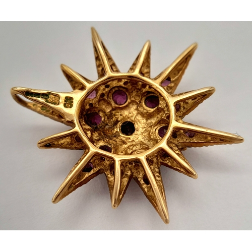 135 - A 9K Yellow Gold and Amethyst Star Pendant. 2.5cm. 2.93g.  
Ref: 2915805.