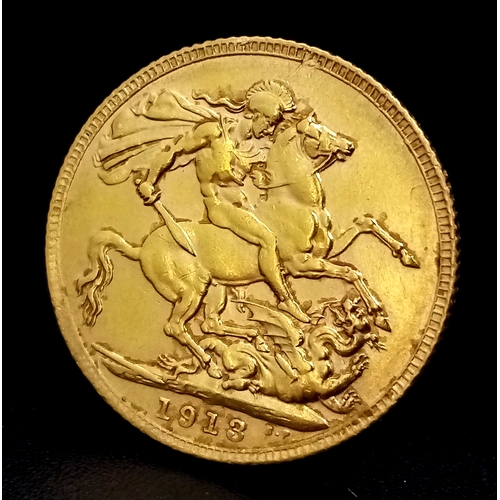 138 - A 1913 KING GEORGE V FULL SOVEREIGN COIN. 22K GOLD. REF: C 6008