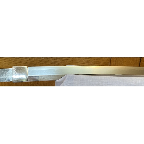 20 - An Incredible Ancient Japanese Sword - A rare Kamakura/Nanbokucho period tachi blade. A late 13th to... 