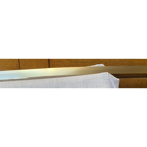 20 - An Incredible Ancient Japanese Sword - A rare Kamakura/Nanbokucho period tachi blade. A late 13th to... 
