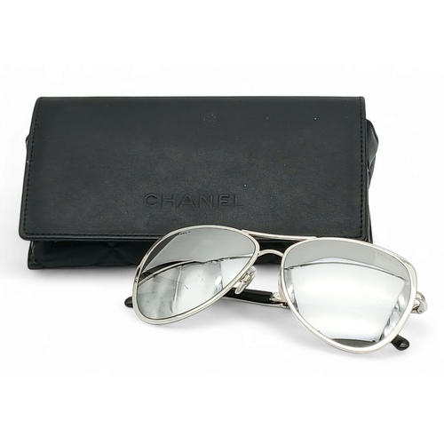 171 - A PAIR OF MIRRORED 