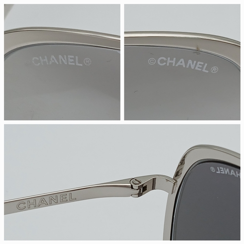 171 - A PAIR OF MIRRORED 