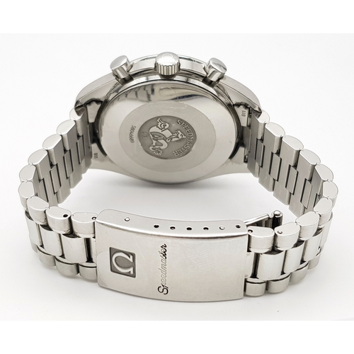 38 - An Omega Speedmaster Automatic Chronograph Gents Watch. Stainless steel bracelet and case - 39mm. Bl... 