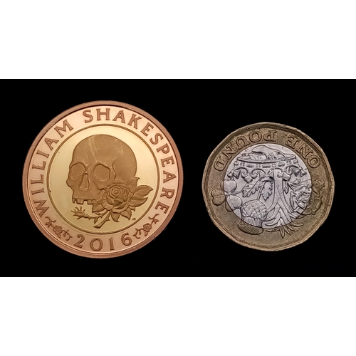 107 - A 2016 QUEEN ELIZABETH II, SHAKESPEAREAN SKULL £2 PROOF CONDITION COIN. 22K GOLD. 16G. C-8013.