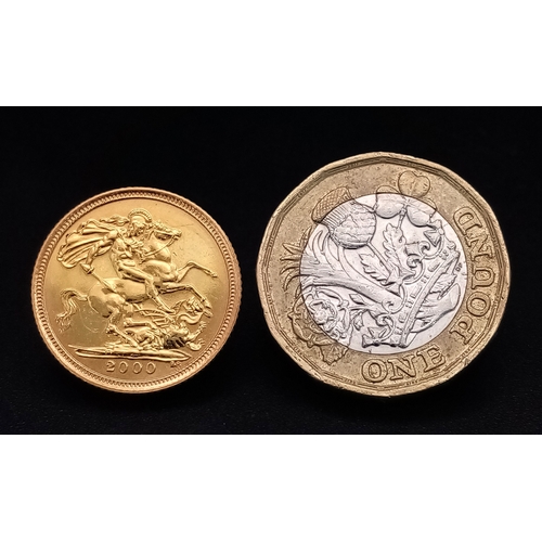 66 - A 2000 QUEEN ELIZABETH II, FOURTH HEAD, HALF SOVEREIGN COIN. PROOF CONDITION. 22K GOLD. C8020.