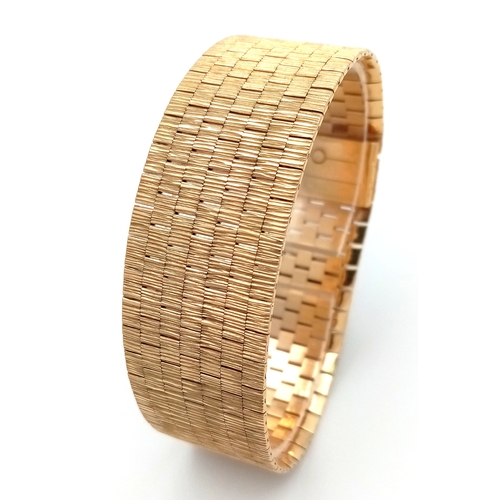 67 - A Beautiful Vintage 9K Yellow Gold Ladies Statement Bracelet. Geometric pattern links with a sturdy ... 