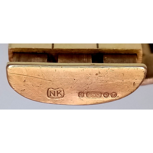 67 - A Beautiful Vintage 9K Yellow Gold Ladies Statement Bracelet. Geometric pattern links with a sturdy ... 