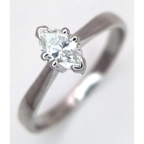 89 - AN 18K WHITE GOLD MARQUISE CUT DIAMOND SOLITAIRE RING. DIAMOND WEIGHT 0.40CT. TOTAL WEIGHT 2.4G. SIZ... 