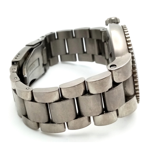 95 - AUTOMATIC ORIS DIVERS WATCH. 300M WATER RESISTANT WITH DATE FUNCTION. MODEL 7562P. IN FULL WORKING O... 