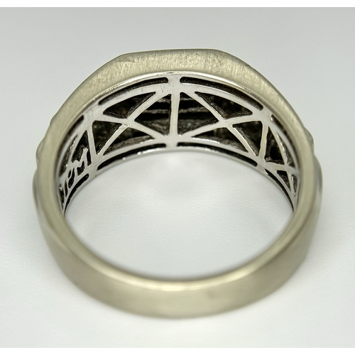 99 - A 14K WHITE GOLD ROLEX STYLE DESIGN WHITE AND YELLOW DIAMOND SET RING. TOTAL WEIGHT 8.8G. SIZE U. SC... 