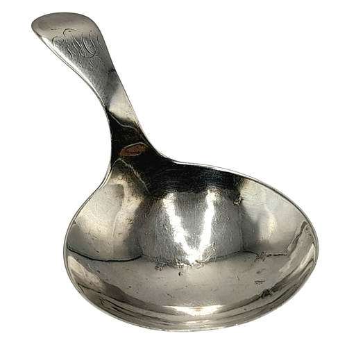 154 - Antique GEORGE III SILVER CADDY SPOON. Fully hallmarked.
