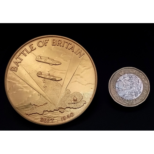 18 - BATTLE OF BRITAIN COMMEMORATIVE MEDAL, HALLMARKED 22K GOLD. LIMITED EDITION OF 500, THIS BEING NUMBE... 