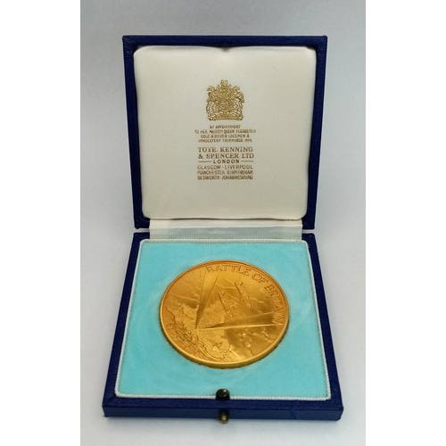 18 - BATTLE OF BRITAIN COMMEMORATIVE MEDAL, HALLMARKED 22K GOLD. LIMITED EDITION OF 500, THIS BEING NUMBE... 