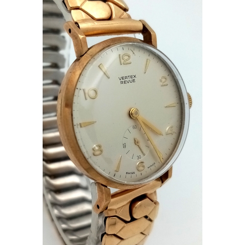 225 - A Vintage 9K Gold Gents Vertex Revue Watch. Expandable strap. 9K gold case - 32mm. Cream dial with s... 